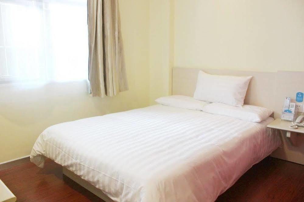 Hanting Hotel Yibin Zhongshan Street ภายนอก รูปภาพ
