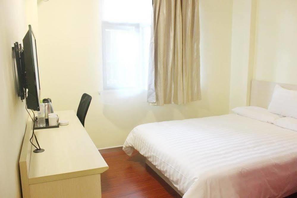 Hanting Hotel Yibin Zhongshan Street ภายนอก รูปภาพ