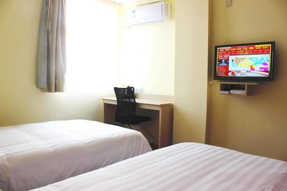 Hanting Hotel Yibin Zhongshan Street ภายนอก รูปภาพ