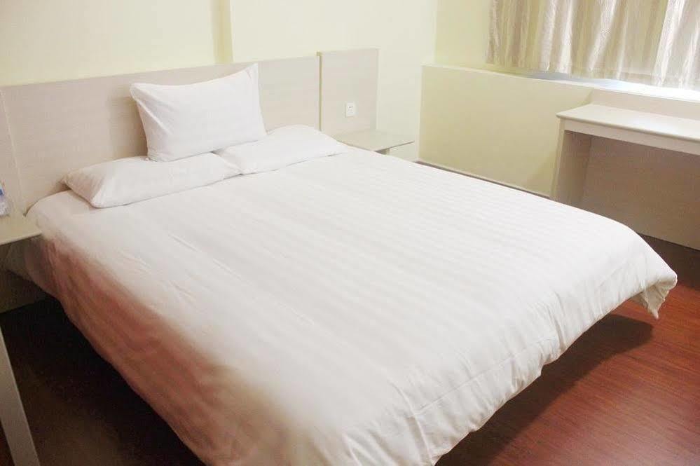 Hanting Hotel Yibin Zhongshan Street ภายนอก รูปภาพ